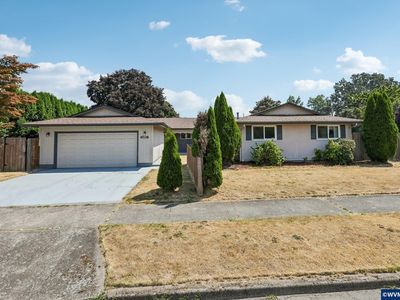 4708 Lisa St NE