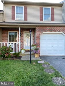 237 Meadow Ln