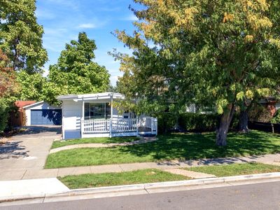 596 W Anderson Ave