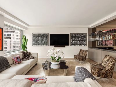 200 E 62nd St APT 14E