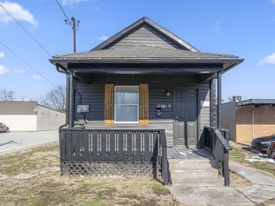 1056-1071 Commercial