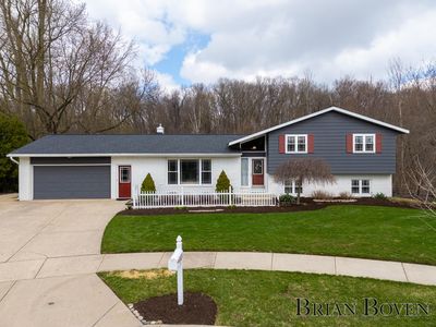 3434 Waterford Ct NE