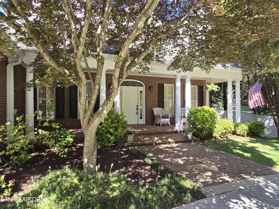 903 Frontier Cir