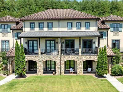 323 Imperia Ct