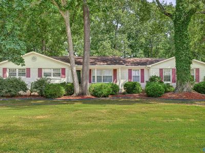 825 Harrisburg Dr SE