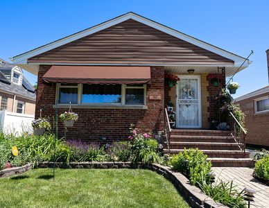 Property at 8805 S California Ave, Evergreen Park, IL