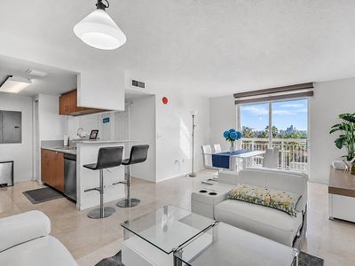 816 NW 11th St APT 607