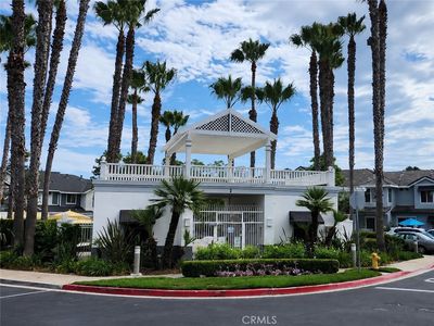 25 Coronado Cay Ln