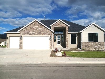 2207 S 2925 W