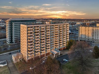 510 Gay St APT 915