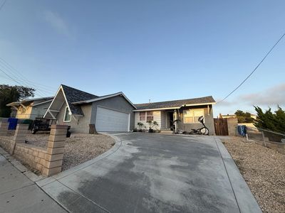 2745 Kausman St