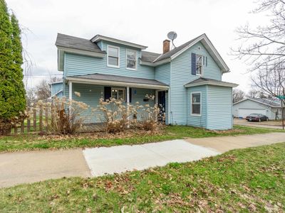 902 ELM STREET