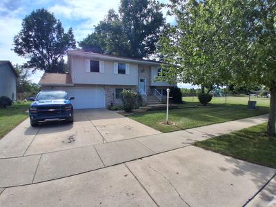 809 Capitol Dr