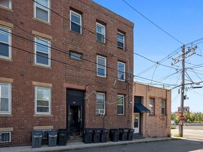25 Division St