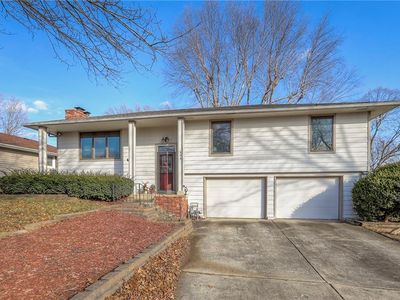Property at 305 SW Marion Ln, Lees Summit, MO