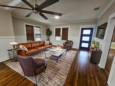 624 S AUSTIN ST