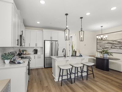 313 Lynwood Station Blvd