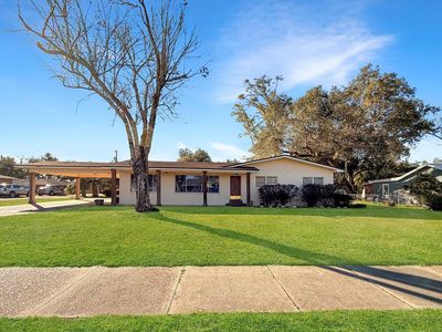 411 N Highway 71