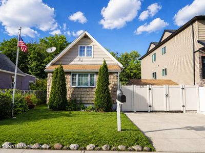 Property at 171 Burke Ave, Staten Island, NY