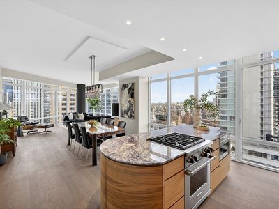 207 E 57th St APT 29A
