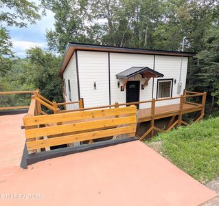 741 Ski View Ln