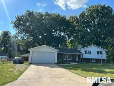 6223 Horseview Dr