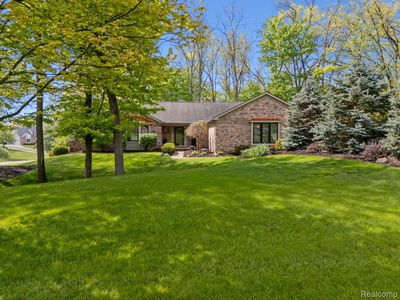 2484 Pine Hollow Trl
