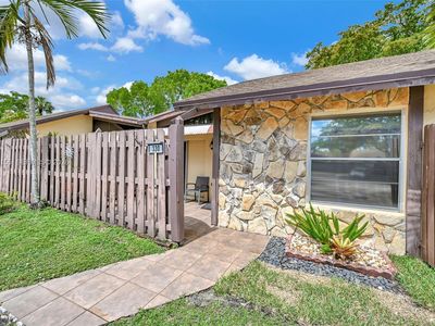 330 Briarwood Cir #3-19