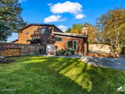 8025 Fairwood Cir