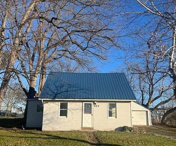 327 E Main St