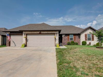689 N Maplewood Hills Road