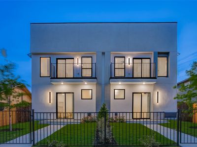 2315 S Vernon Ave