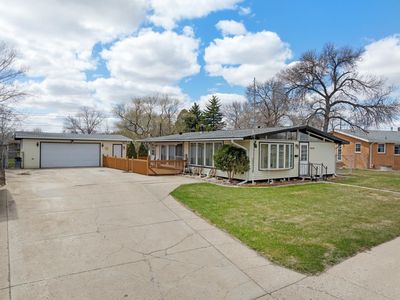 1949 Anderson Dr
