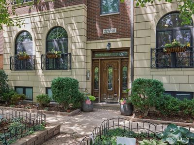 3216 N Ravenswood Ave APT 1N