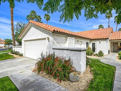218 Desert Falls Dr E