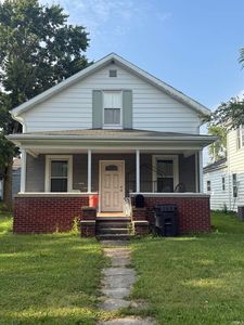 305 E Van Buren St