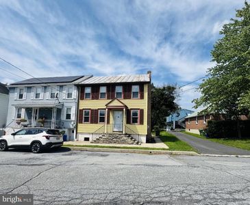 208 W 2nd St
