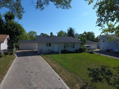 Property at 105 Siesta Rd, Carpentersville, IL