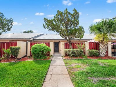 665 Broadmoor Cir