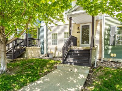165 SE Booth Ave