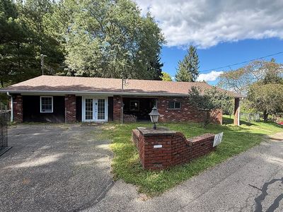 3043 Fairview Rd