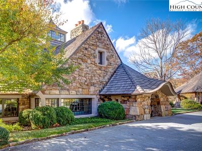 340 LAUREL PARK Road