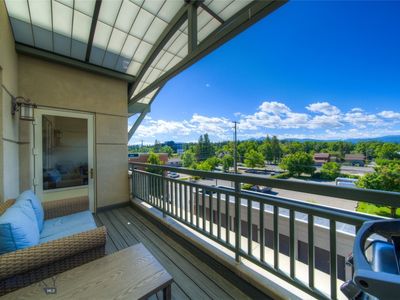 424 E Main St