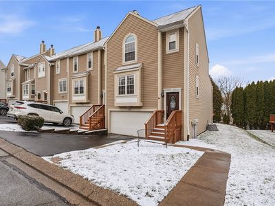 2671 Hunters Point Dr