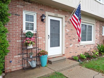 228 Riverbend Dr