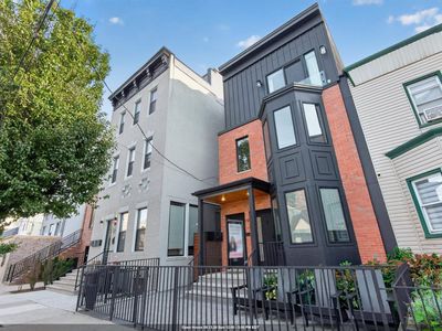 19 Leonard St #1