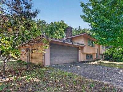 3280 Donald Ave
