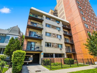 5406 S Harper Ave APT 502