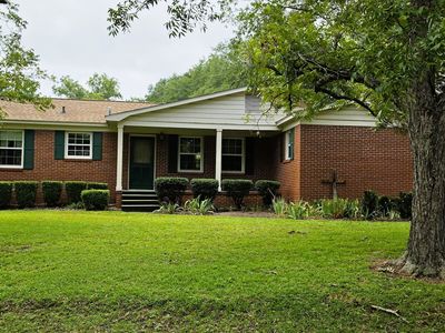 Property at 555 Mulberry St, Swainsboro, GA