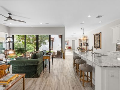 2093 Dickens Terrace